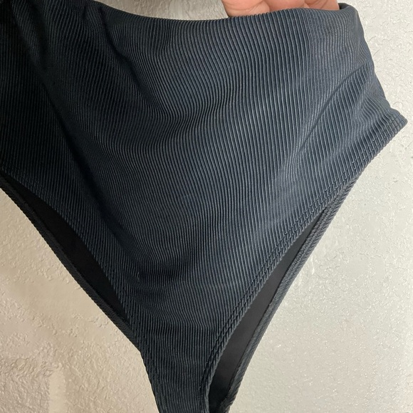 Beach Riot Asymmetrical Celine One Piece S - Picture 5 of 6